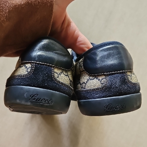 Gucci GG Monogrammed Men's Navy and Tan/Cream Suede Low Sneakers 14 - Picture 17 of 17